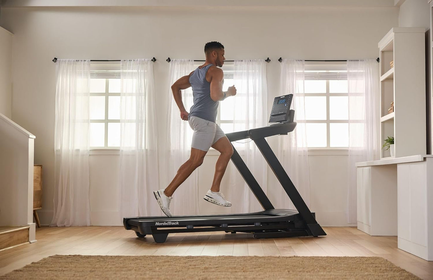 T-Serie: Laufband mit Steigung, Bluetooth & 136 kg Tragkraft